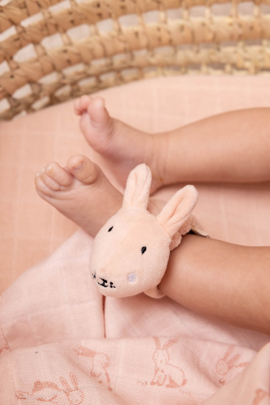 Trixie Baby Hochet bracelet Mrs. Rabbit doux