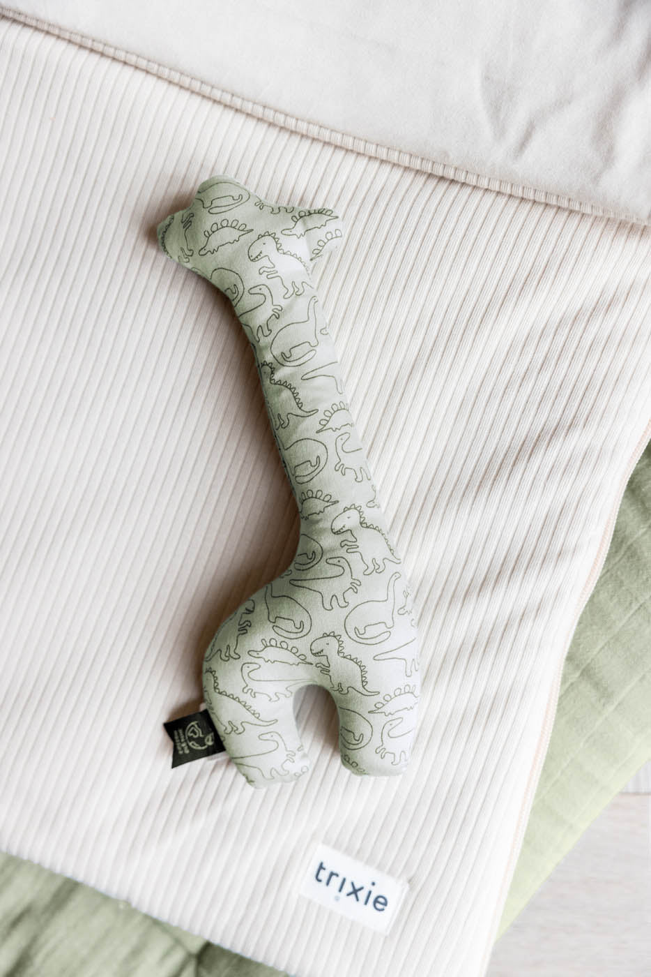 Trixie Baby Premiers jouets Hochet Girafe Daring Dino doux