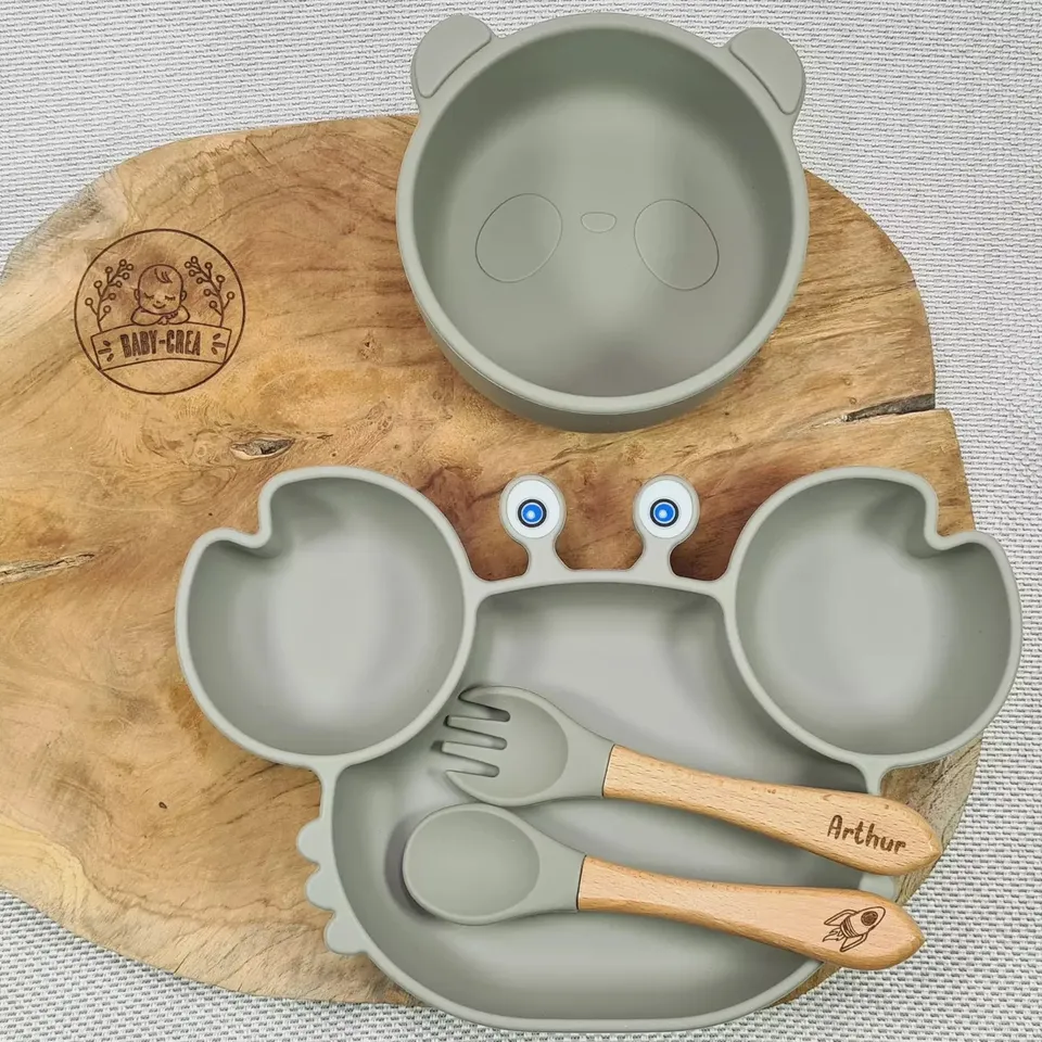 Baby-Crea Coffret repas bébé assiette crabe bol panda vert olive personnalisé