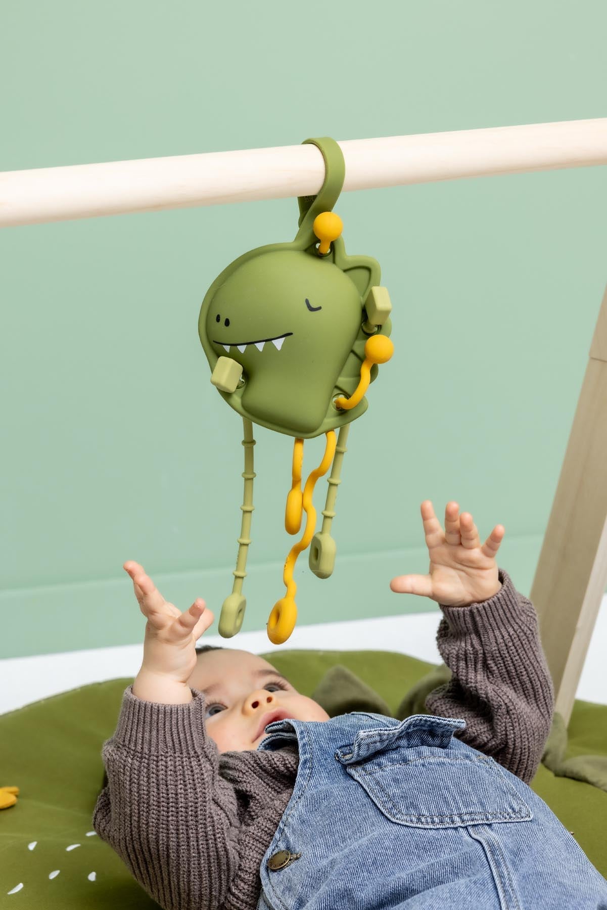 Trixie Baby Jouets sensoriels Jouet à tirer Mr. Dino silicone dentition