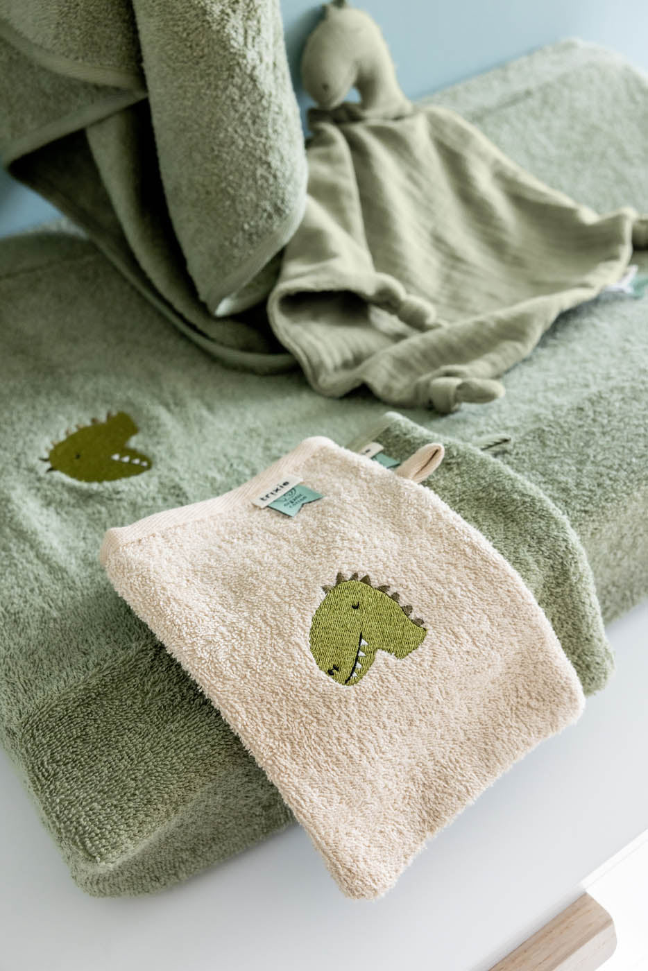 Trixie Baby Housses de coussin à langer Housse coussin à langer 70x45 cm Aura Dino coton