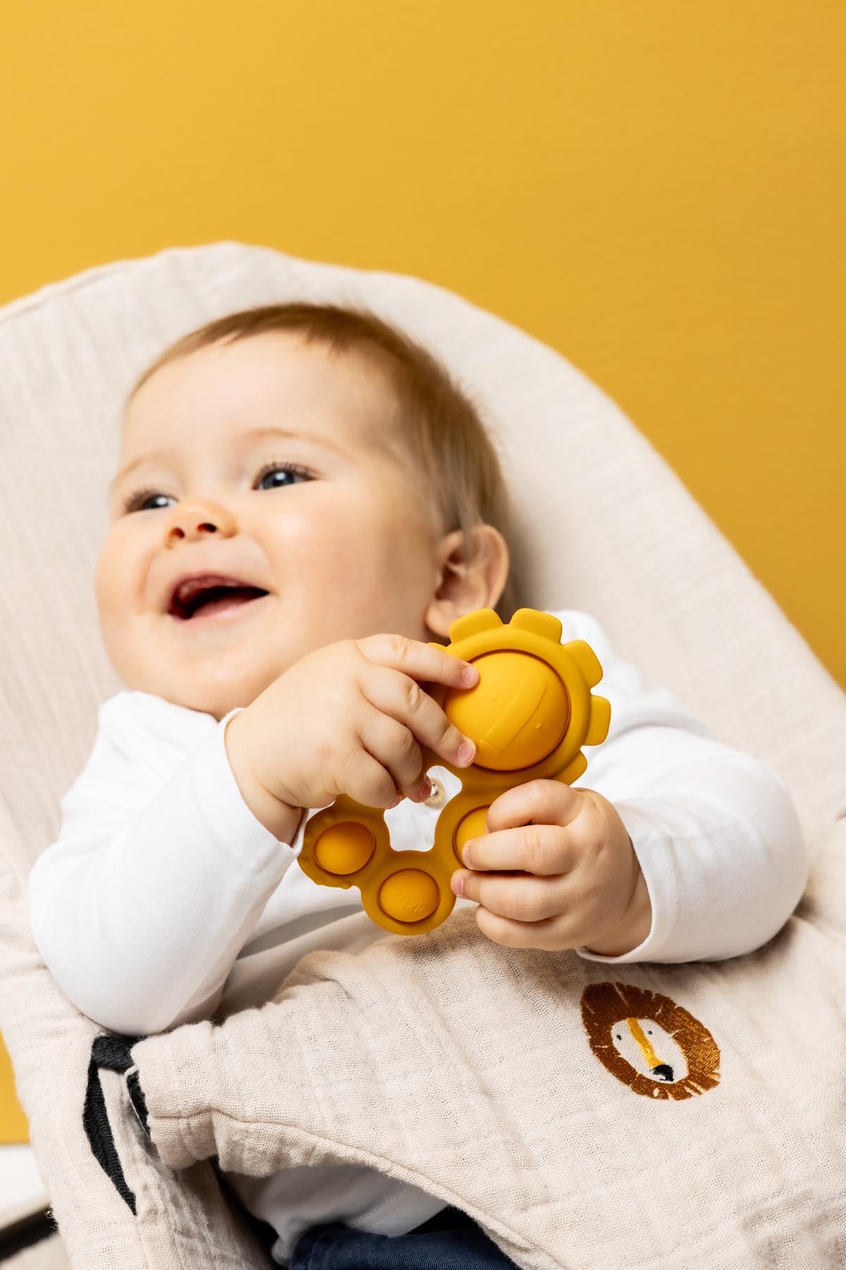 Trixie Baby Jouets sensoriels Mr. Lion jouet pop-it en silicone alimentaire