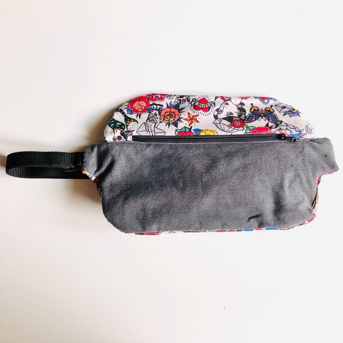PIOLOU Le Sac Banane La banane enduite blanche tatoo PM