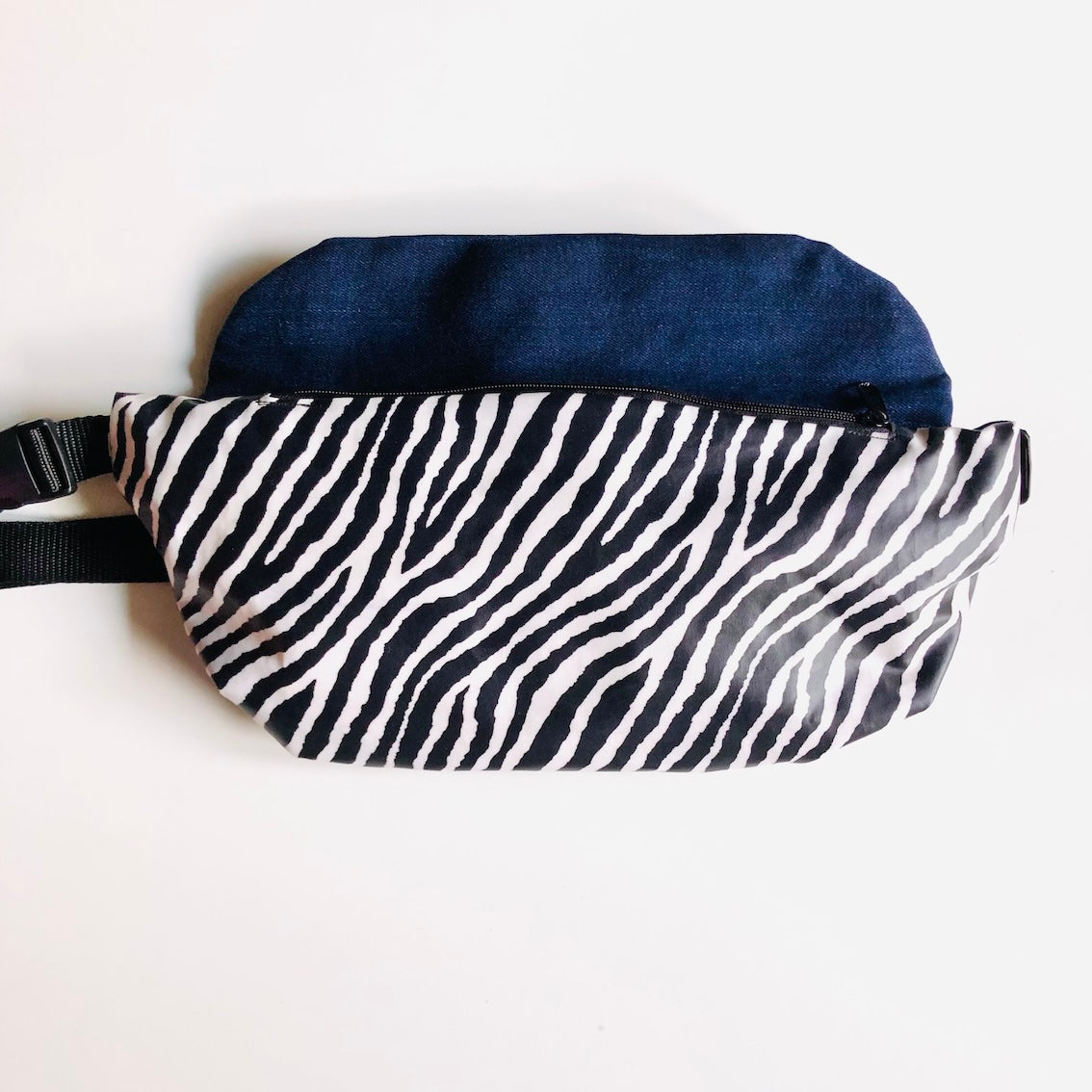 PIOLOU Le Sac Banane La banane enduite zèbre sac banane PM