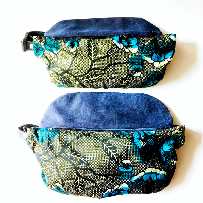 Piolou Le Sac Banane La banane wax fleurs bleues sac banane PM