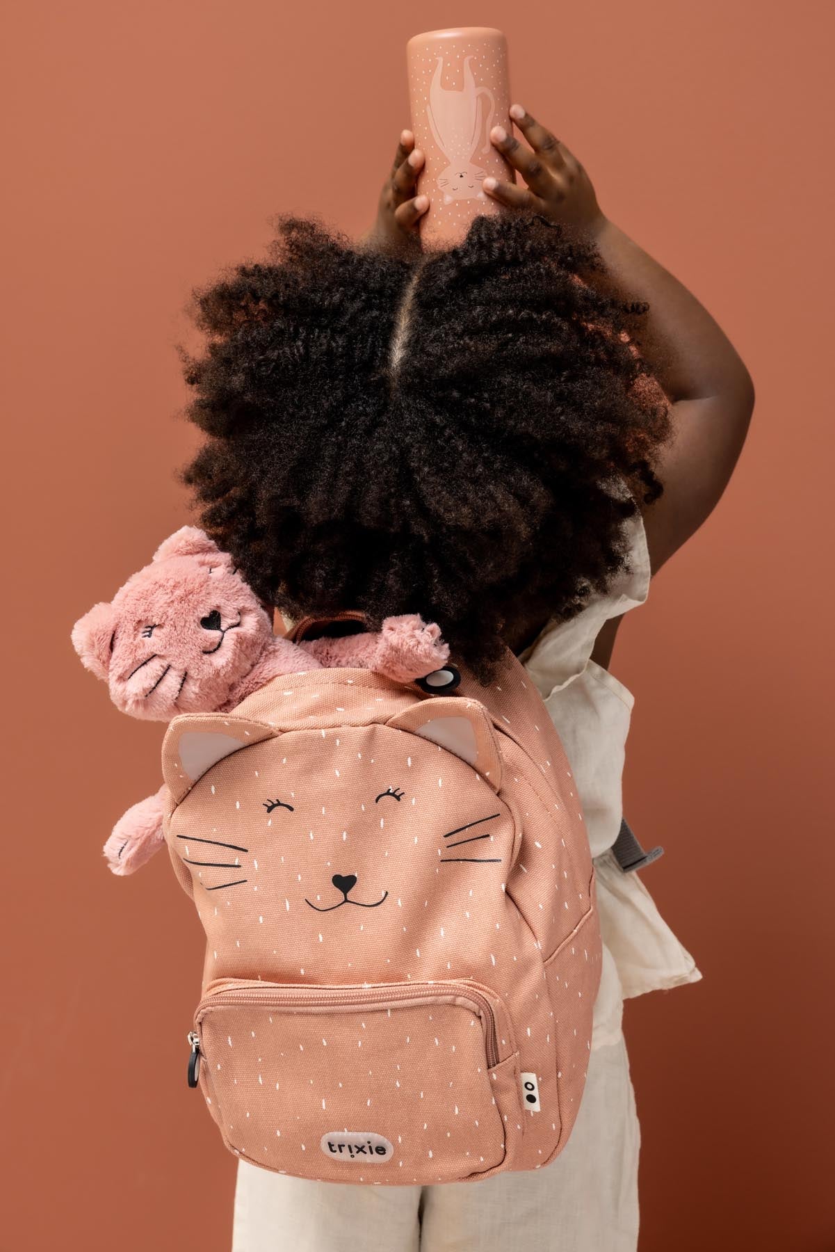 Trixie Baby Premiers jouets Animal en peluche Mrs. Cat peluche recyclée