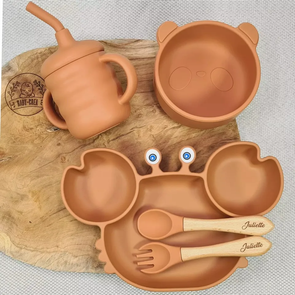 Baby-Crea Coffret repas bébé Modèle Crabe set repas vert olive personnalisé