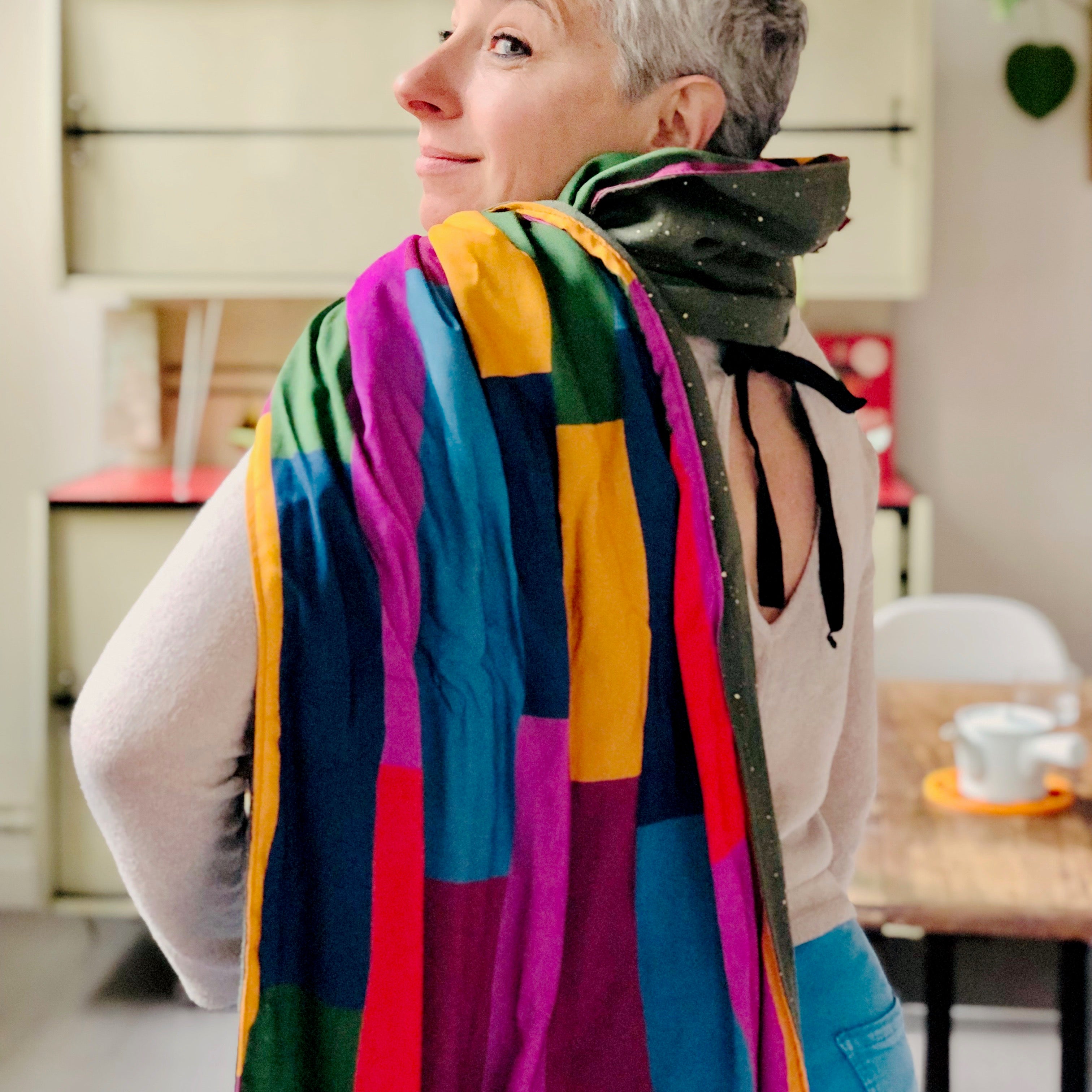 PIOLOU Le foulard Foulard réversible gaze de coton vert kaki et viscose multicolore géométrique