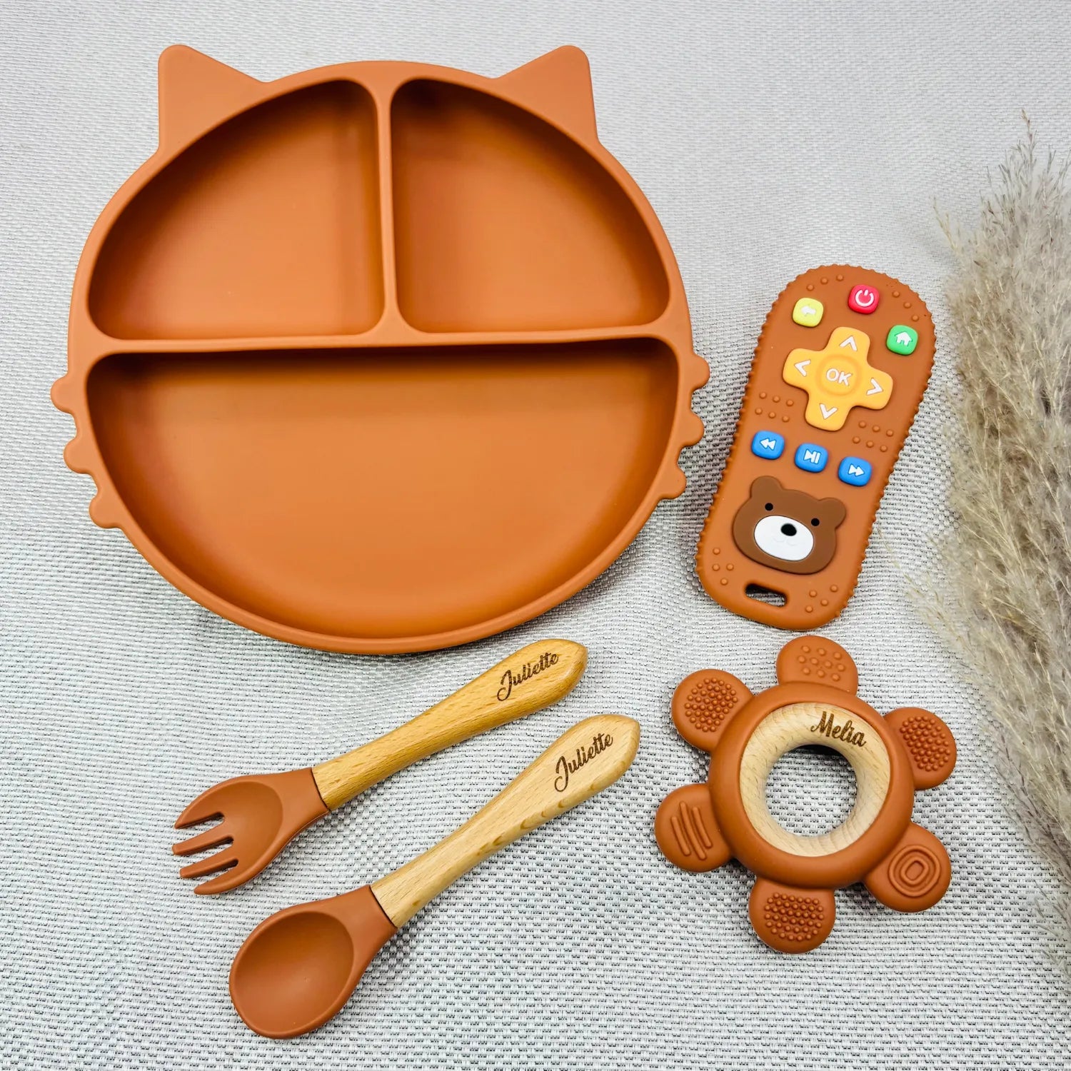 Baby-Crea Coffret repas bébé assiette silicone vert olive personnalisé