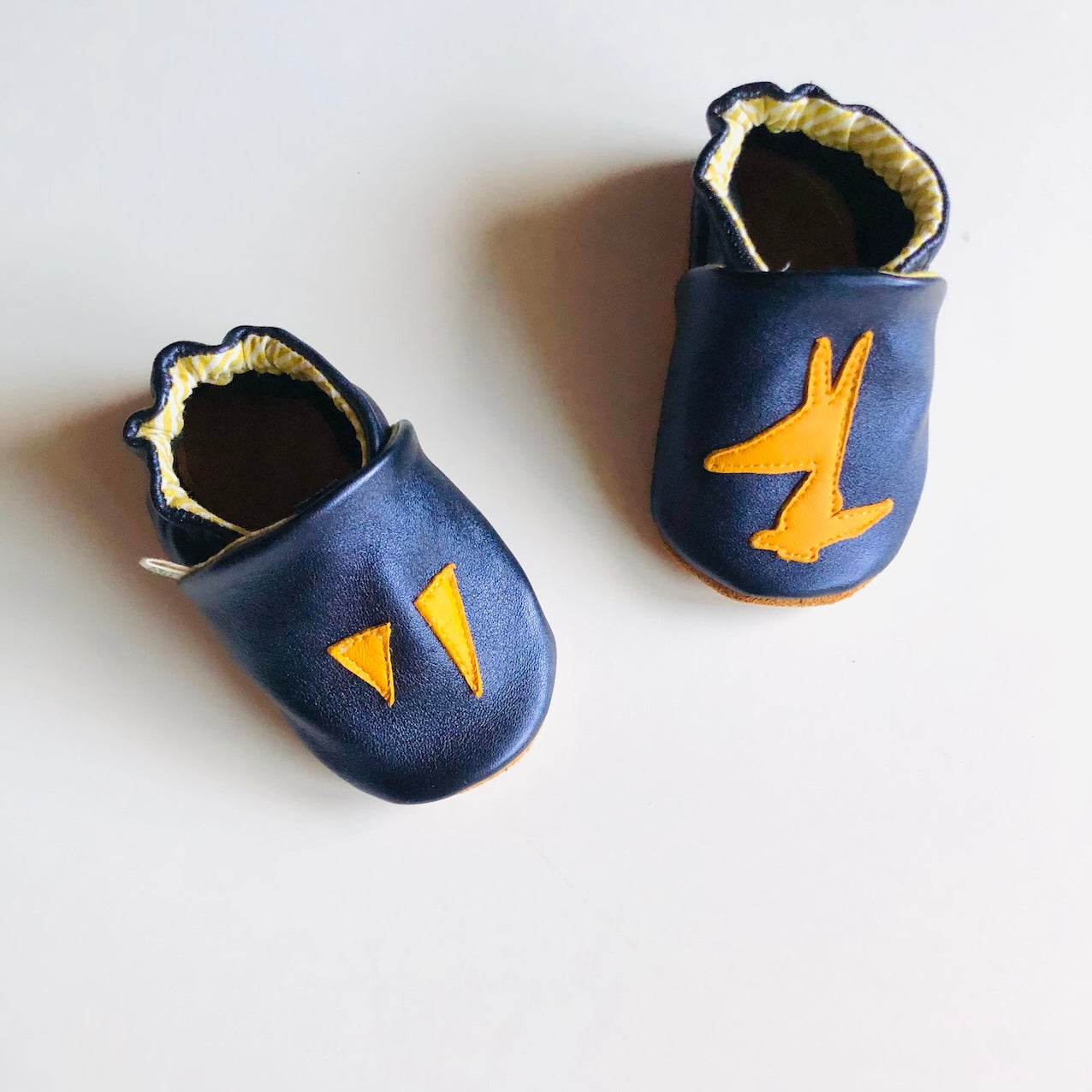 PIOLOU Les Chaussons en cuir chaussons bébé bleu métallisé 6-12 mois antidérapants