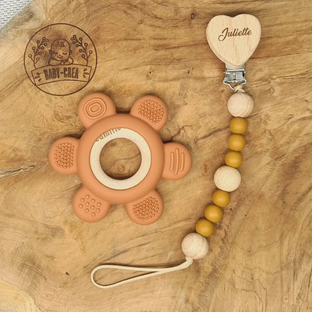 Baby-Crea Coffret naissance personnalisé Attache tétine et anneau rose pâle