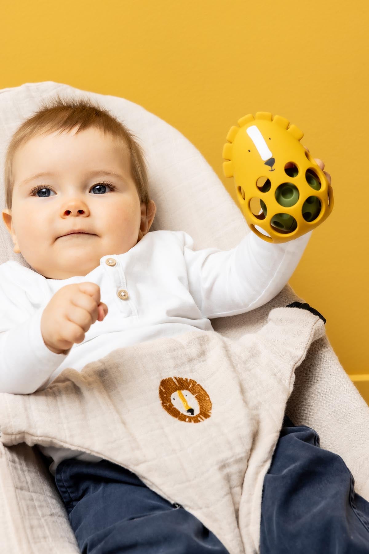 Trixie Baby Jouets sensoriels Hochet sensoriel en silicone Mr. Lion