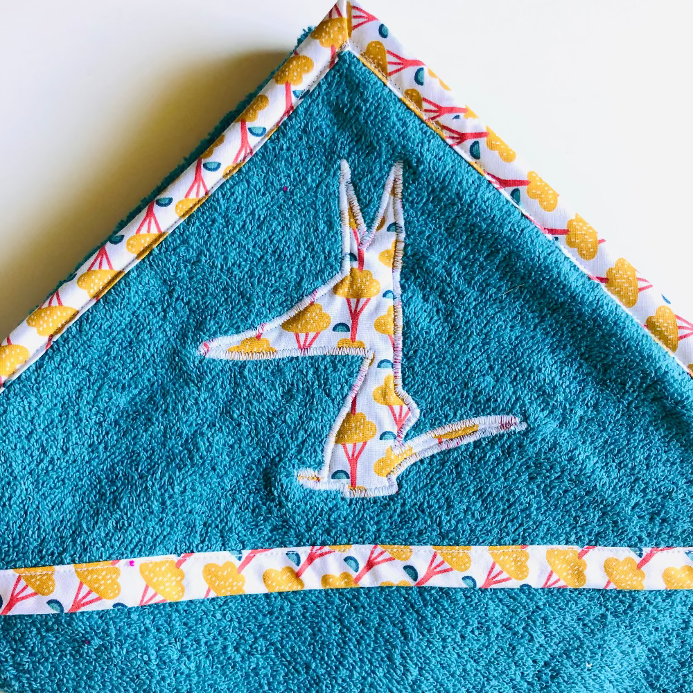 PIOLOU La Cape de bain cape de bain XL bébé bleue avec gant