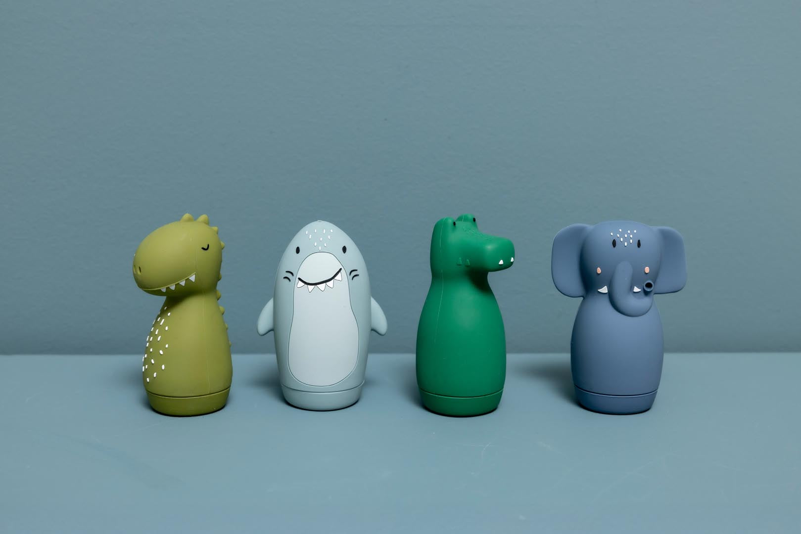 Trixie Baby Jouets de bain Jouets de bain aspergeur Mr. Shark & Mr. Dino