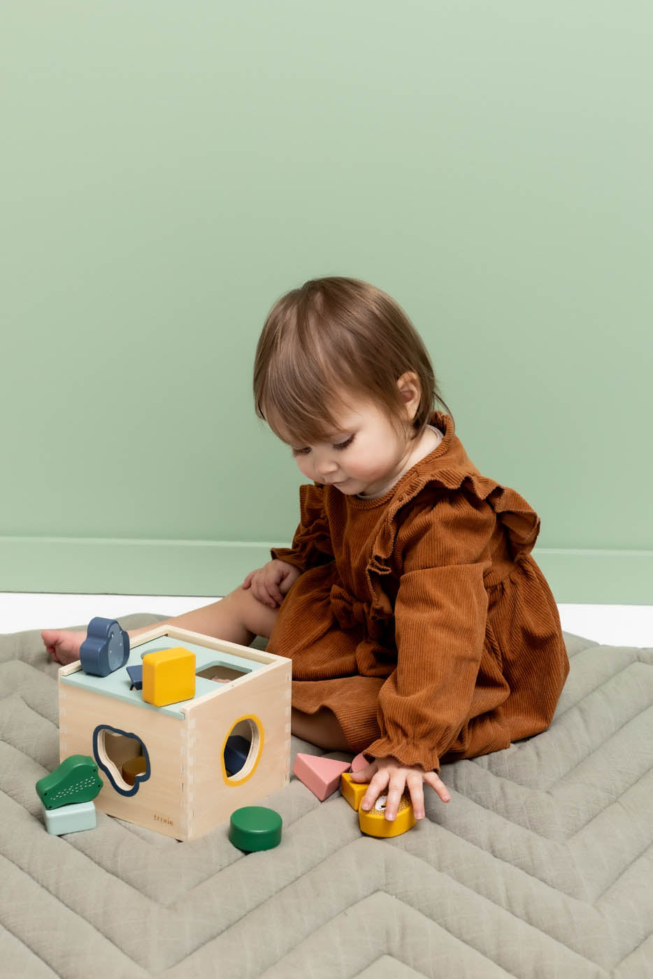 Trixie Baby Jouets d'activités Boîte à formes en bois jouet éducatif