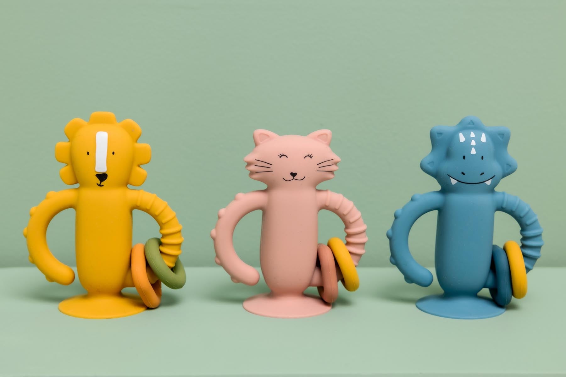Trixie Baby Jouets sensoriels Jouet sensoriel en silicone avec ventouse Mr. Triceratops